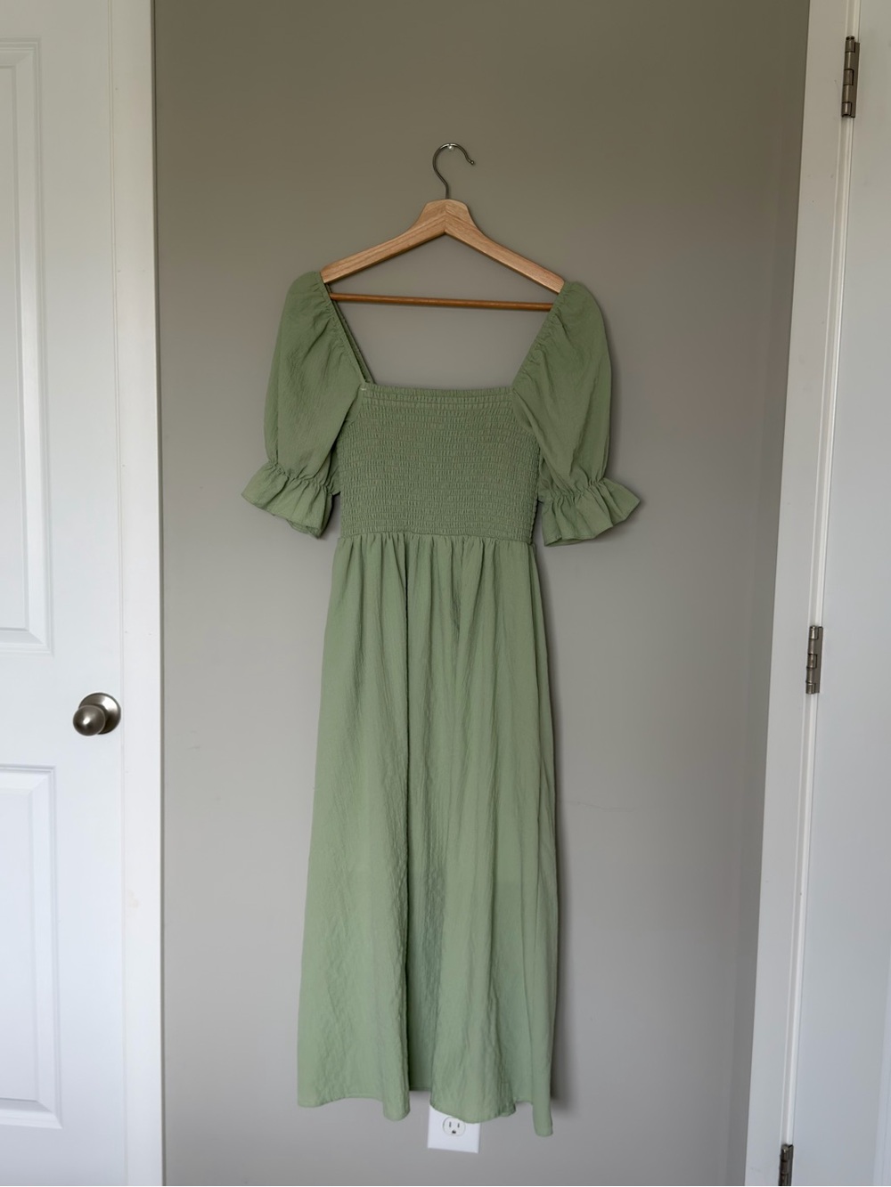 Altar’d State Sage Green Smocked Midi Dress Puff Sleeve Square Neck Size S - Picture 4 of 8